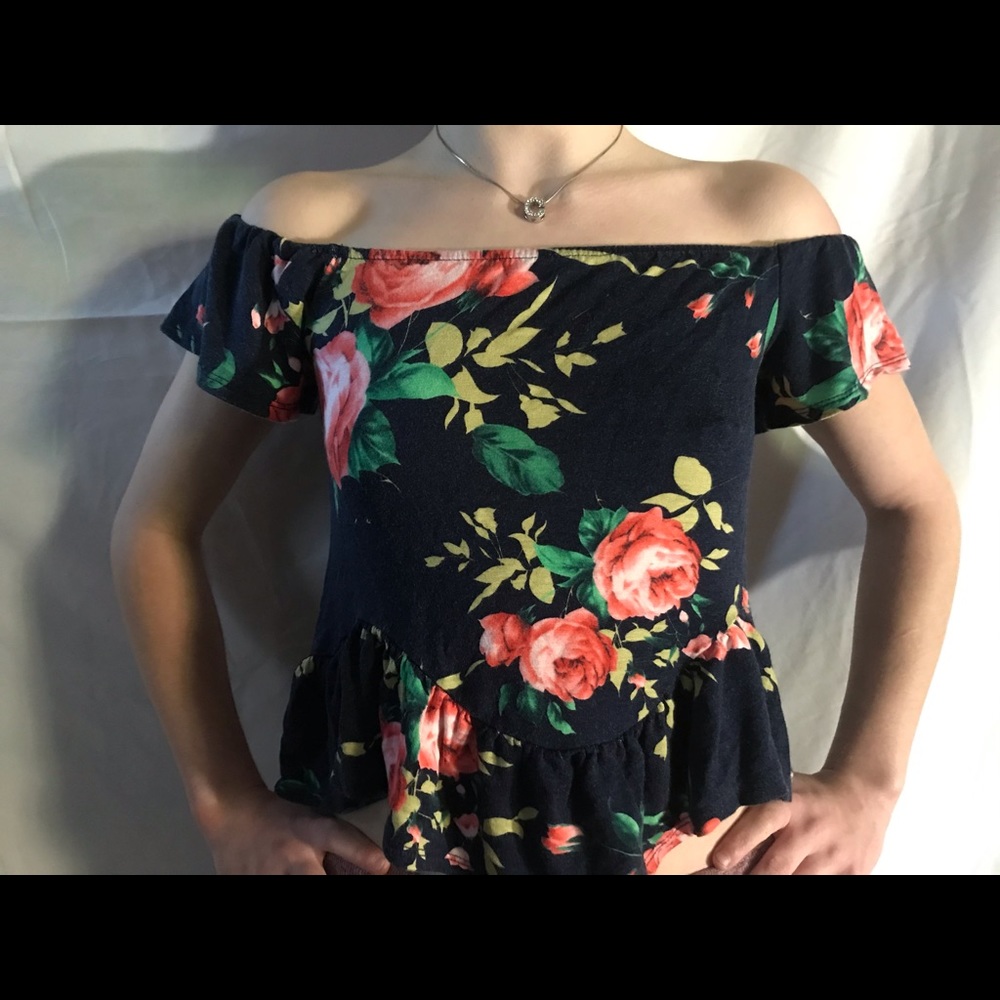 Off the shoulder flower tee